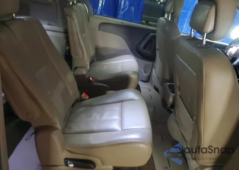 2015 Chrysler Town & Country Touring L z USA, uszkodzony, nr VIN 2C4RC1CG9FR547716